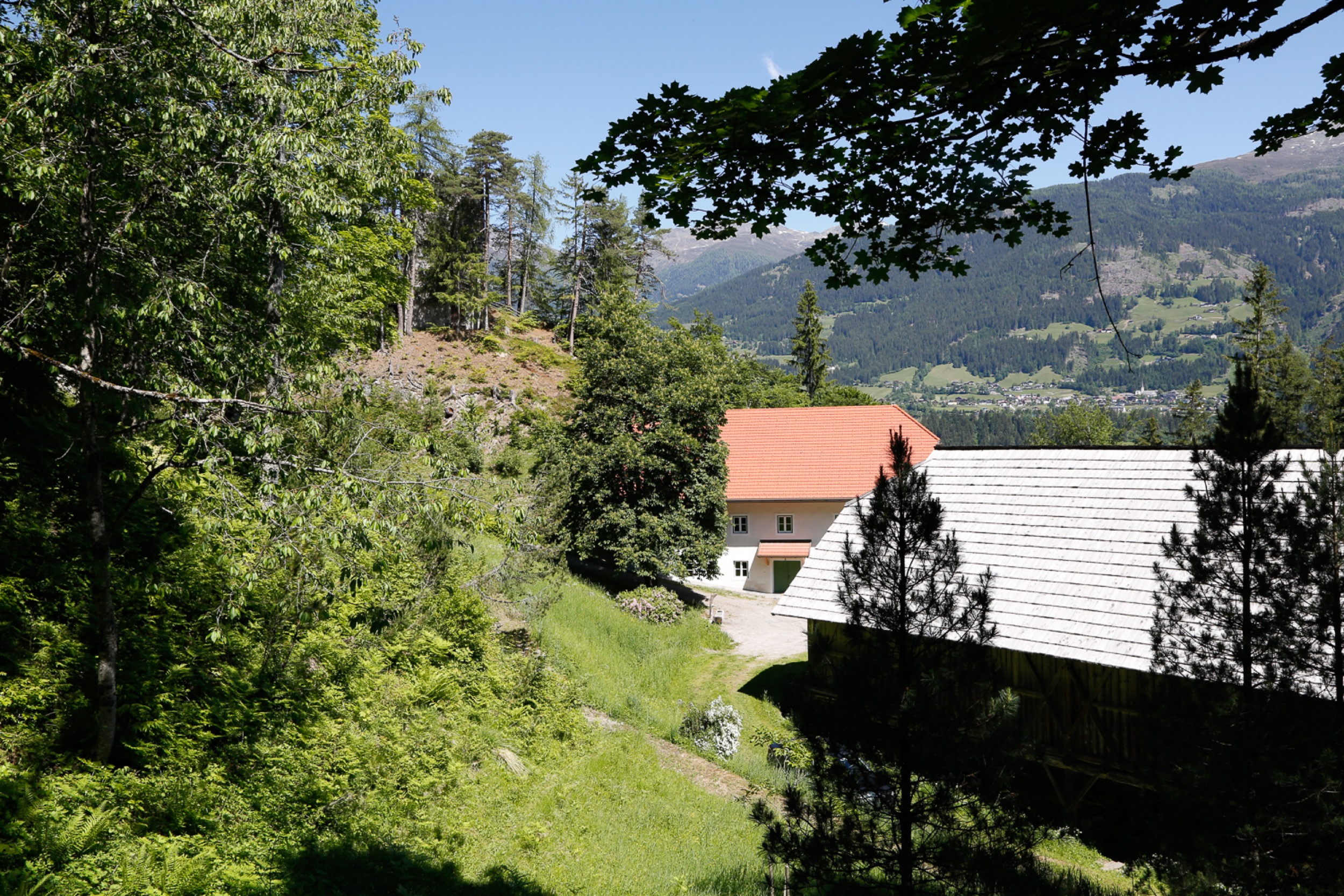 Aussen Blick von hinter der Scheune